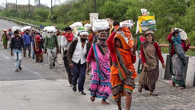 Migrant Workers from Assam Walk to Chennai From Vellore, Spend Night Under Flyover