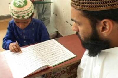 British Muslim kids learn how to hack off hands