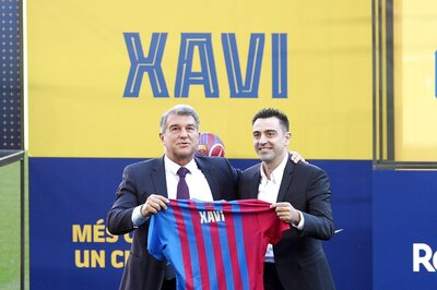 Barcelona Unveil Xavi as New Manager in Front of Thousands at Camp Nou