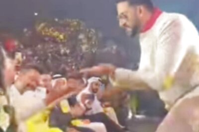 Abhishek Bachchan Gets Off IIFA Stage, Joins Aishwarya Rai Bachchan- Aaradhya for an ‘Impromptu Dance’; Watch