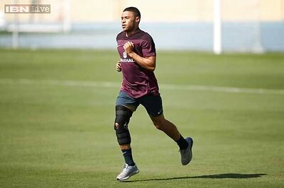 Hodgson hopeful over Oxlade-Chamberlain's recovery
