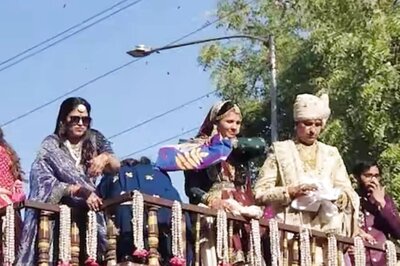 Gujarat Couple Showers Money From Chariot After Donating Rs 200 Crore to Become Monks