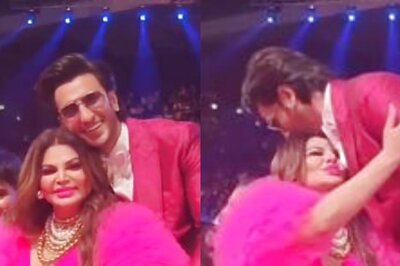 Ranveer Singh Poses With Rakhi Sawant As They Twin In Pink, Netizens Call Them 'Bhai-Behen'