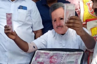 In K'taka Poll Season, Big Bribery Case Puts BJP in Spot | All About MLA Virupakshappa, Son & Rs 8 Cr