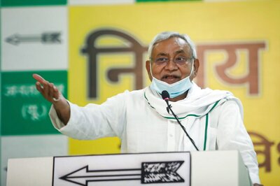 Don't Fall in Anybody's 'Publicity Trap', Vote After Comparing Work of Successive Govts: Nitish Kumar to Voters