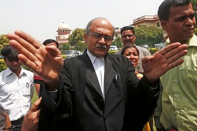 SC Says Punishment Will Not be Enforced Till Decision on Prashant Bhushan's Review Plea
