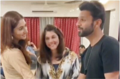 Watch: Rahul Vaidya Sings Romantic Song for Disha Parmar