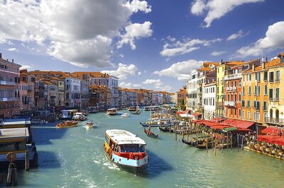 Venice Bans The Opening of New Fast Food Outlets