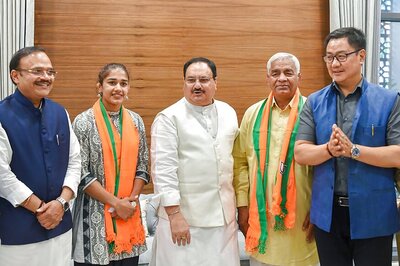 Babita Phogat, Yogeshwar Dutt Among 78 Candidates to Fight Haryana Polls on BJP Ticket, Khattar Gets Karnal Again