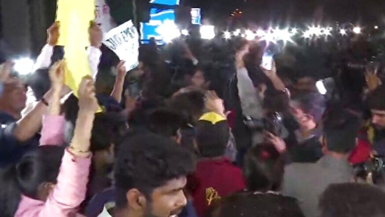 Chants of 'Long Live Nirbhaya', 'Bharat Mata ki Jai' Outside Tihar After Gang-Rape Convicts Hanged
