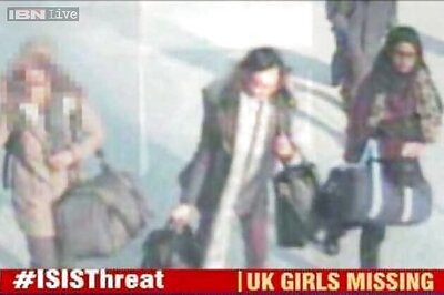 Scotland Yard admits error 'in hindsight' over runaway UK school girls