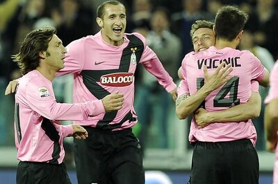 Unbeaten Juventus edge closer to league triumph