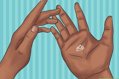 How to Tame Frizzy Hair Quickly