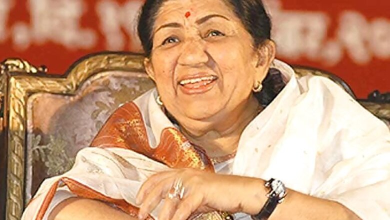 Lata Mangeshkar moved to tears after listening to Amitabh Bachchan's recitation on KBC