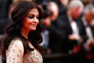 Look of the Day: Aishwarya Rai Stuns at Cannes 2016 in a Gold Ali Younes Gown