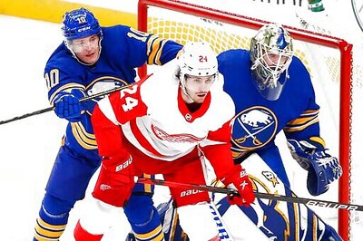 Larkin Scores 2 In Red Wigns' 3-2 OT Win Over Sabres