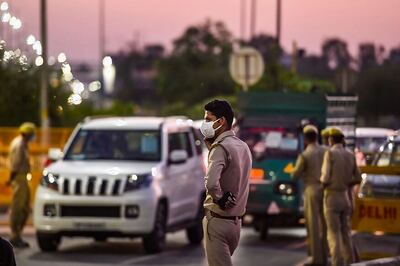 Policeman Dead, 4 Injured After Van Overturns in While Escorting Bus Carrying Migrants in Ramgarh