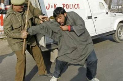 Shia mourning procession dispersed in Srinagar