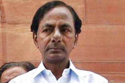 TRS chief meets Sonia, asks her to ensure passing of Telangana Bill