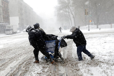 Powerful Blizzard Hammers US Northeast, Thousands of Flights Cancelled