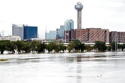 US: Heavy rain lashes Texas, triggers flash flood warnings