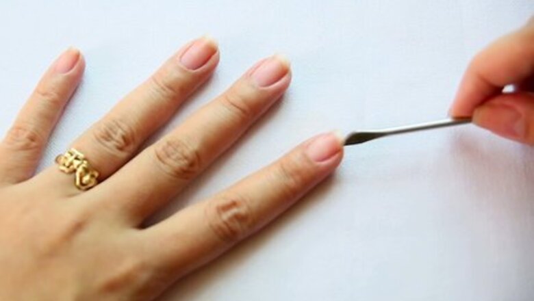 How to Clean Your Fingernails