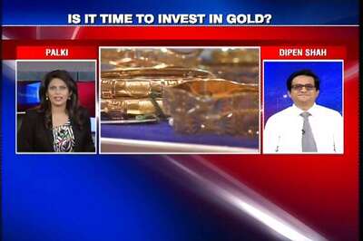 Investors turn to US dollar as gold plunges to it's lowest in more than five years