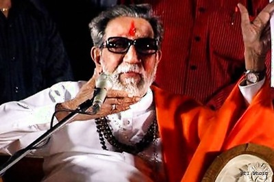 Overthrow Congress, Bal Thackeray appeals to people