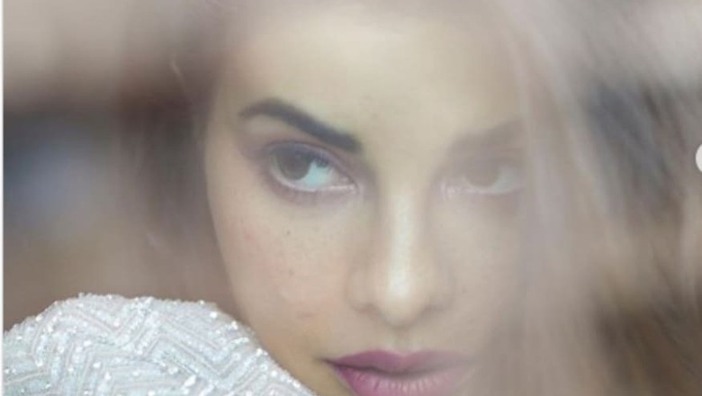 Jacqueline Fernandez Shares Her Reflection On Cinema, See Pic