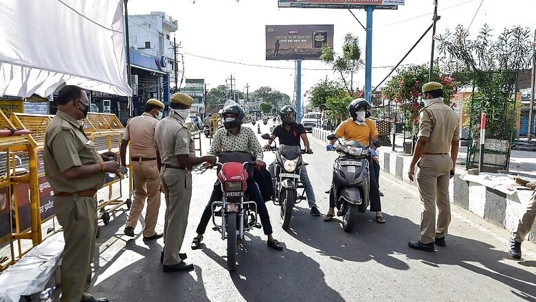Cop Hits People in Chhattisgarh Containment Zone for Violating Norms, Videos Go Viral; CM Condemns Act