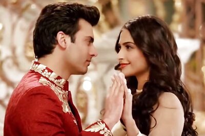 'Khoobsurat' pair Sonam Kapoor and Fawad Khan reunite for Pakistani ad