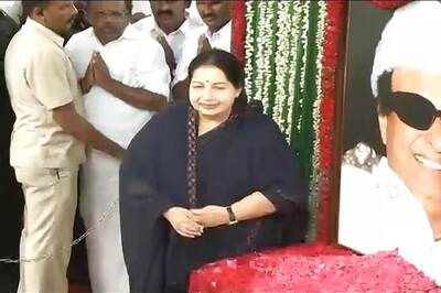 Leaders Line up at Apollo Hospital, Prayers on for Jaya's Recovery