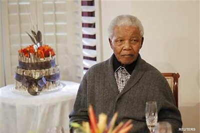 Nelson Mandela remains stable but critical, informs South African government