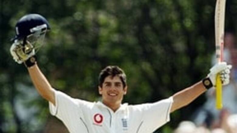 Alistair cooks a ton, Pak in trouble