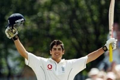 Alistair cooks a ton, Pak in trouble