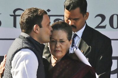 A Kiss on the Forehead: Rahul Gandhi’s Perfect Farewell Gift to Mom Sonia