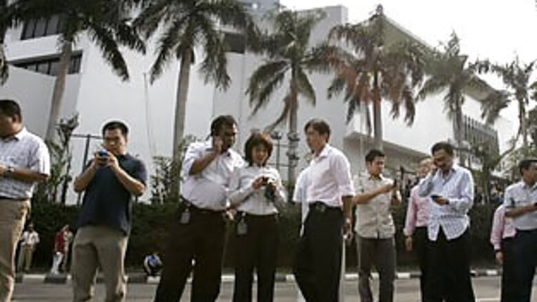 Powerful earthquake rocks western Indonesia