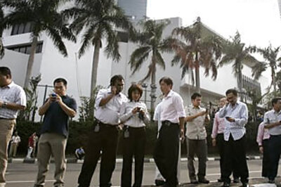 Powerful earthquake rocks western Indonesia