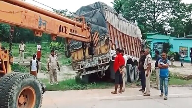 Bihar: Truck Rams Into Stationary Bus On NH-28 In Muzaffarpur, Four Baraatis Killed