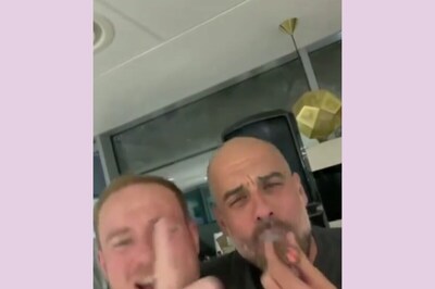 Pep Guardiola Sings Oasis' Don't Look Back in Anger While Puffing Cigar, Watch Video