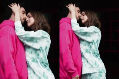 Deepika Padukone, Ranveer Singh Give Twist to Silhouette Challenge