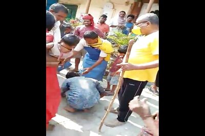 VHP Leader Assaults Father-son Duo for Stealing 'Chana' in UP; Booked After Video Goes Viral