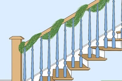 How to Decorate Stairs for Christmas