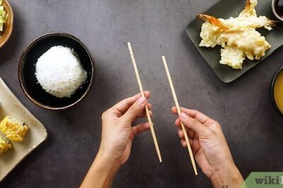 How To Properly Hold and Use Wooden Chopsticks