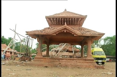 Politicians, celebrities react to tragic Kerala temple fire