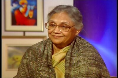 Delhi: Sheila Dikshit shown black flags over inflation