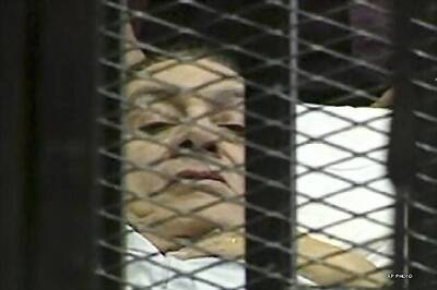 Egypt: Mubarak on life support after heart stops