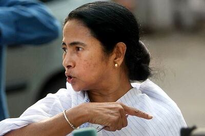 Calcutta HC expresses anguish over Mamata sharing dais with murder accused