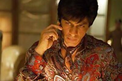 In Pics: Shah Rukh Dons the look 