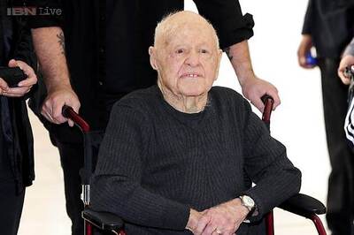 Actor Mickey Rooney, America's boy next door, dies at 93